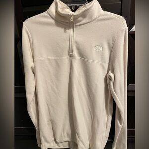 Women’s The Northface Sweater with zip detail in neck area